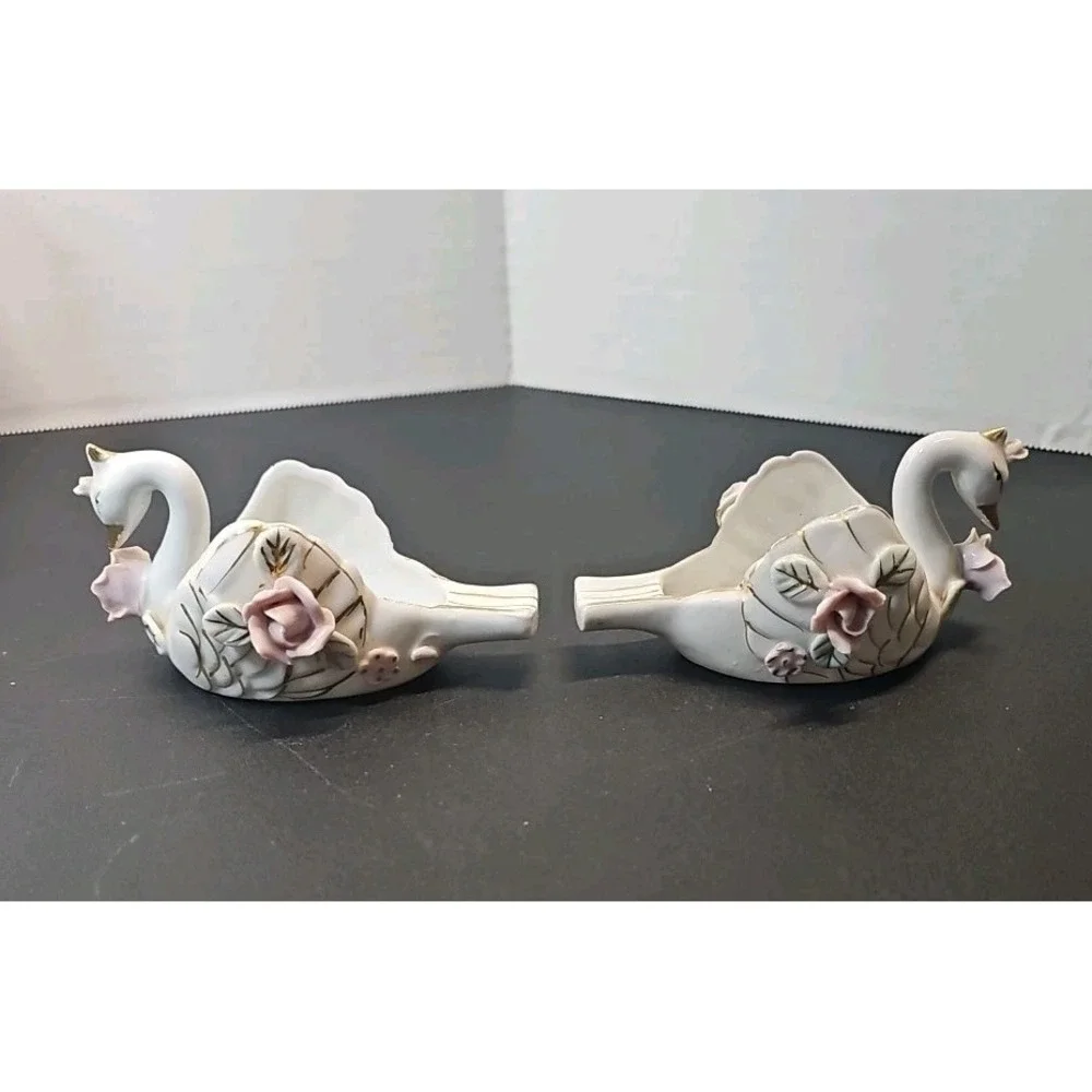 Vintage Swan Trinket Dish Or Personal Ashtrays Made In Japan Set of 2